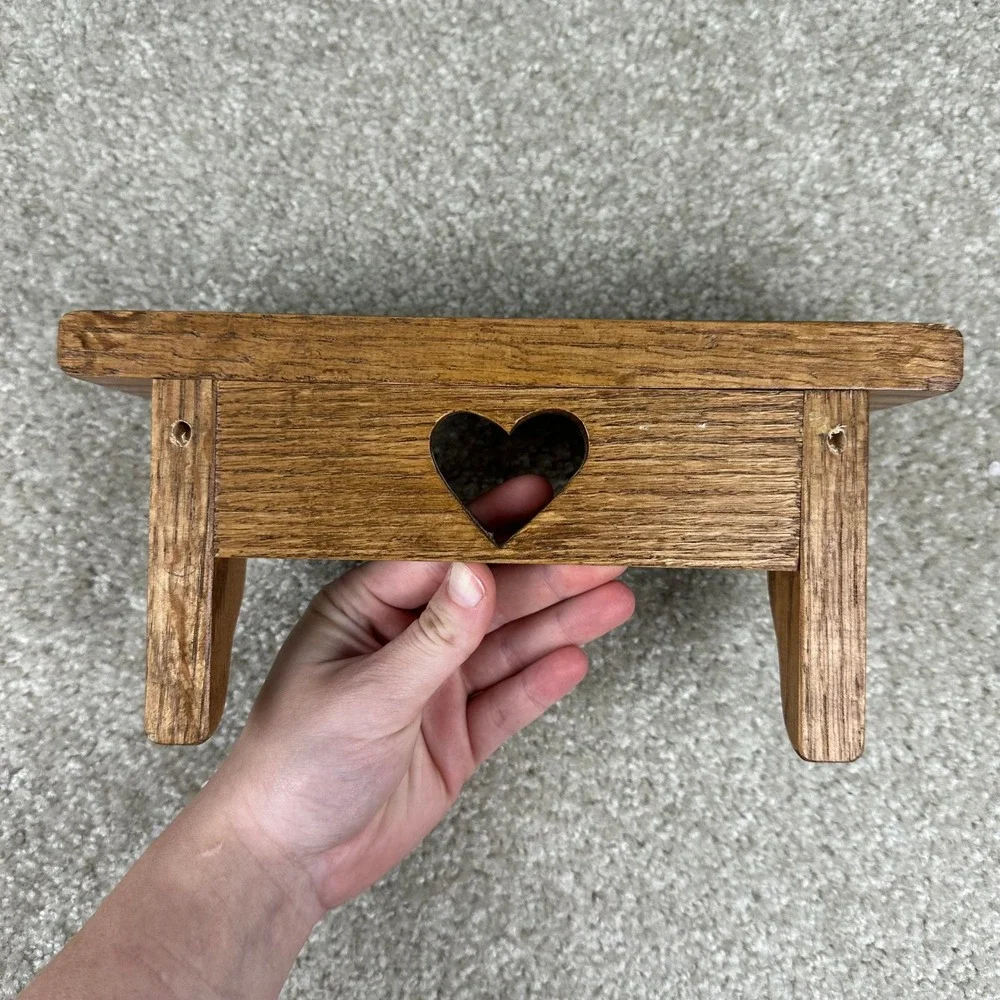 Vintage Oak Wood Wall Shelf Heart Cutout Country Farmhouse Rustic Brown Small